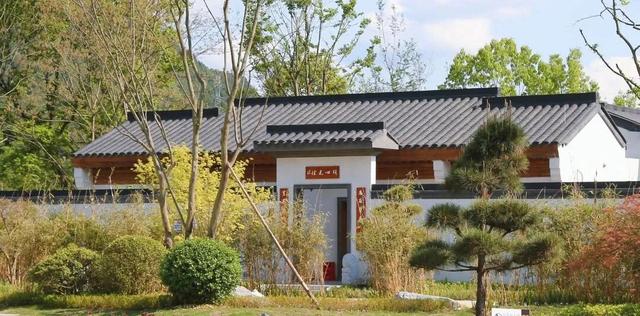 乘上高铁趣巴中，多重优惠享不停！