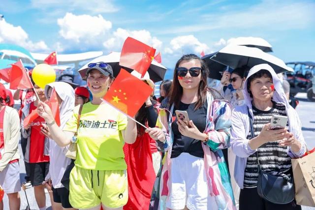 今天，在三亚“花式”表白祖国！