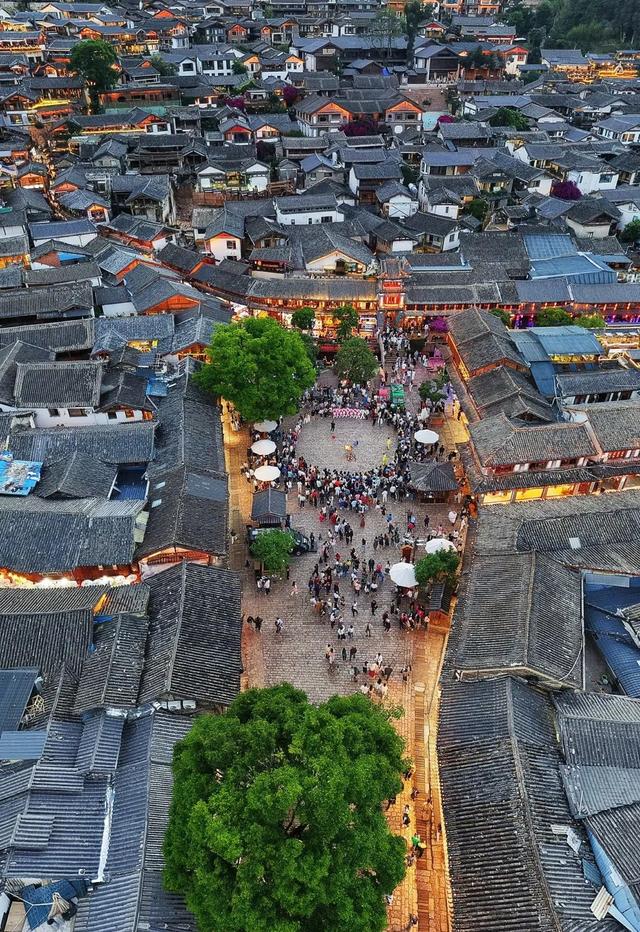 全列卧铺、夕发朝至！这趟环线旅游列车，有多过瘾？
