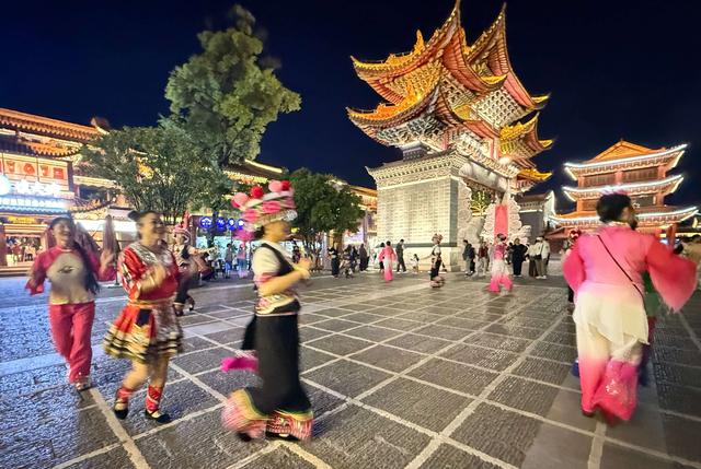 春城夜宴进化论③｜官渡古镇越“夜”越精彩