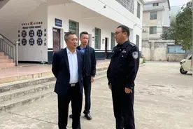 黄江民赴双峰、新化调研督导公安工作图片