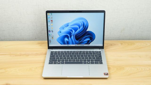 AI赋能，时尚便携商用新选择：Dell Pro 13 Plus 锐龙AI版评测