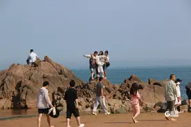 青岛明天内陆高温持续！沿海地区清凉感回归，海雾逐渐发展图片