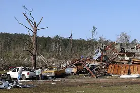 美国多地遭遇龙卷风天气 已致36人死亡图片