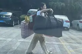 主编有态度 | 挑行李回家的刘同学，自信自立是你远航的底色图片