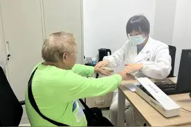 出现这种症状，别再以为是颈椎病了！以免耽误治疗图片