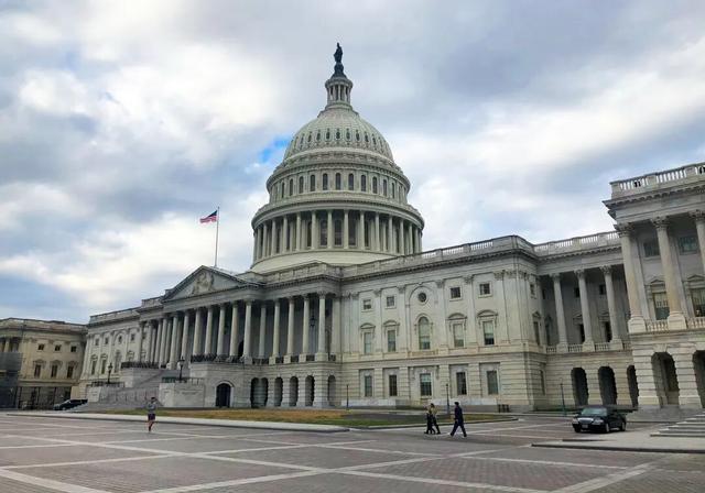 伊朗骚乱，“全国范围”断网，哈梅内伊喊话特朗普；内存涨价潮引爆市场	，闪迪大涨37%；韩国回应“无人机入侵朝鲜领空”| 一周国际财经