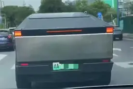 绿牌特斯拉皮卡现身天津街头？品牌官方称暂未销售，业内：平行进口售价或超250万图片