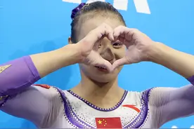 （体育）体操——全国锦标赛：女子高低杠赛况图片