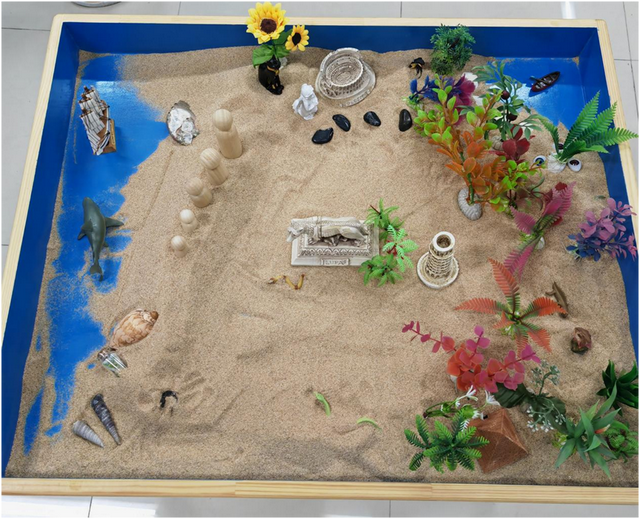 新泰一中北校与新泰市人民医院联合举办“沙盘解码绘青春——心灵阳光进校园”活动