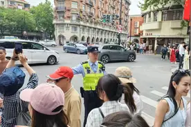 景中有警，平安有我——徐汇警方全力做好“五一”安保图片