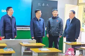 商州：陈泽勇调研督导教育重点工作图片