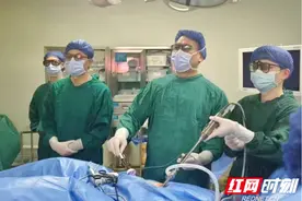 老人十几斤的结肠癌在岳阳市中医医院成功根治图片