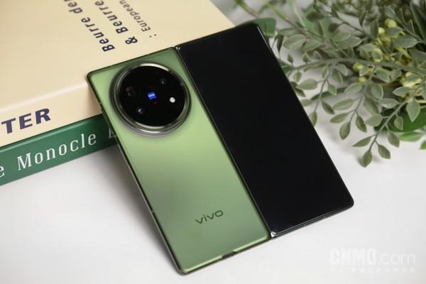 vivo X Fold5评测：重量仅217g 比iPhone还轻的折叠屏