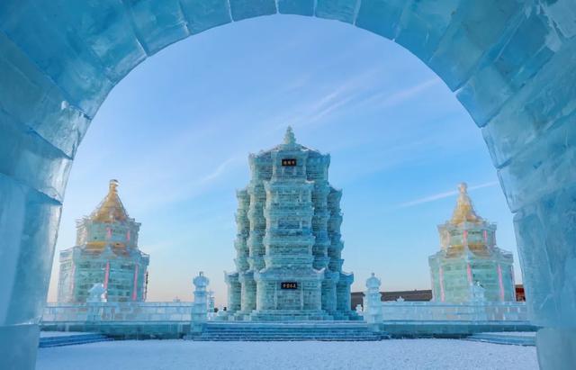 冰雕黄鹤楼火爆全网！网友：黄鹤楼来哈尔滨“出差”，完成一场长江与松花江的约定！