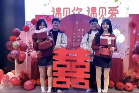 双胞胎嫁双胞胎！湖南两对情侣订婚获全网祝福，女方干妈很骄傲：我撮合的！图片