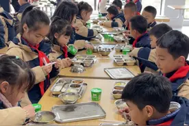 温州中小学食堂实行选餐制，食品种类每天至少12种 网友建议全国推广图片