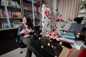 学生喜欢的北大教授，她的书房很有趣！图片