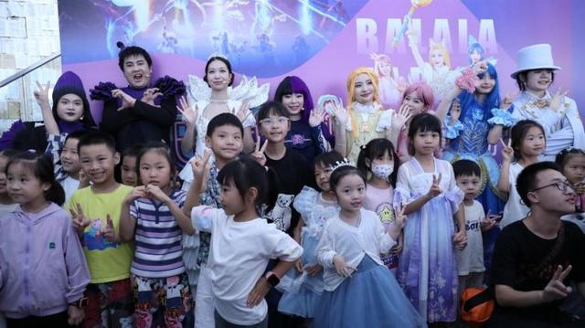 重温经典，《巴啦啦小魔仙》元宇宙亲子舞台剧深圳首演