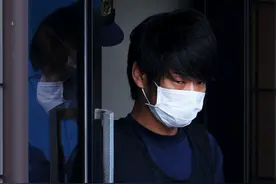 山上彻也最新供述：袭击安倍前日已装填弹药 原计划室内开枪图片