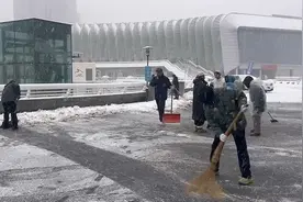 保障全国游泳锦标赛顺利进行，他们在行动图片