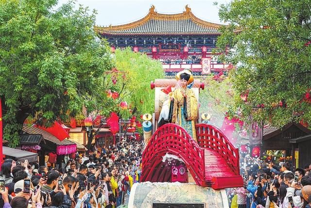 光影绘假日 文旅显活力