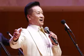 在北京音乐厅，阎维文师生唱响“永远的小白杨”图片