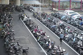 民声调查丨让“电鸡”有地停，记者走访多地找到这些“良方”！图片