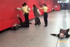 广州地铁通报年轻人与老人冲突：因下车拥挤产生口角，后发生肢体冲突，2名乘客无大碍图片