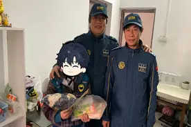 兴山县红十字蓝天救援队“暖冬大礼包”温暖留守儿童心图片