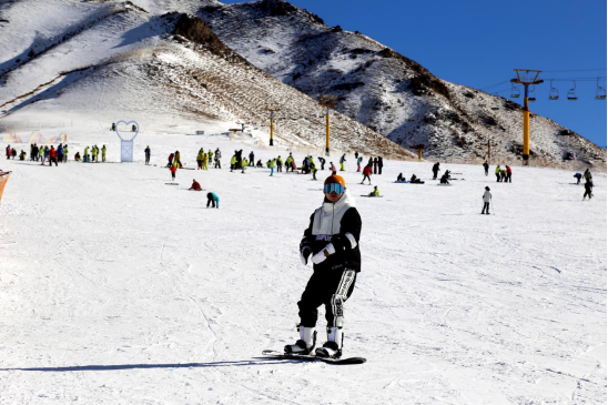 滑雪冲鸭！冬日撒欢就来张掖祁连山滑雪场