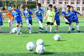 足球学院能否破解“12岁退役”的尴尬？| 新京报快评图片