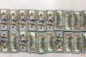 一男子过海关全身绑满钱，被查了！图片