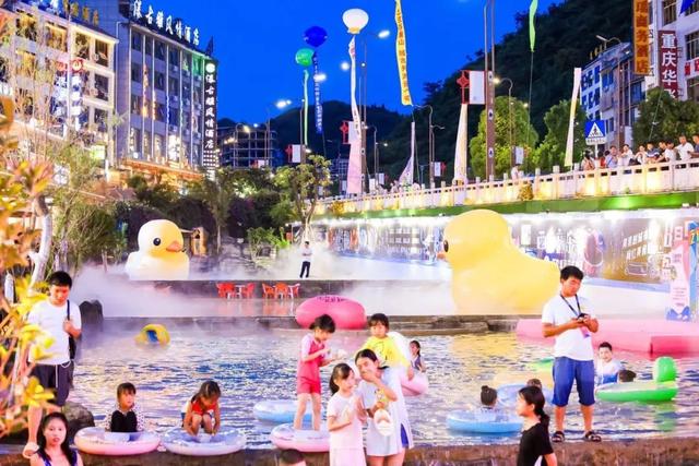 昼观瀑 夜享乐｜黄果树旅游区多元业态点亮“夜经济”