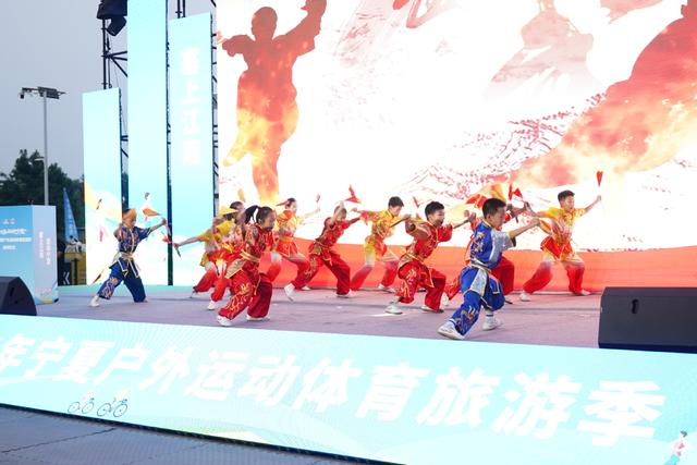 宁夏启动2025年户外运动体育旅游季