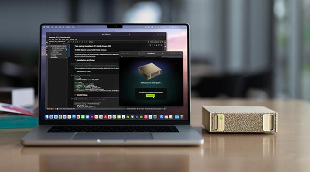 英伟达AI超算3999开售，「掌心之中」可部署所有大参数开源模型