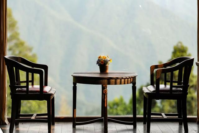 古村云端品香茗