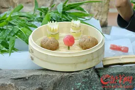 “顶流”10岁啦！探访广州动物园大熊猫“星一”“雅一”生日会图片