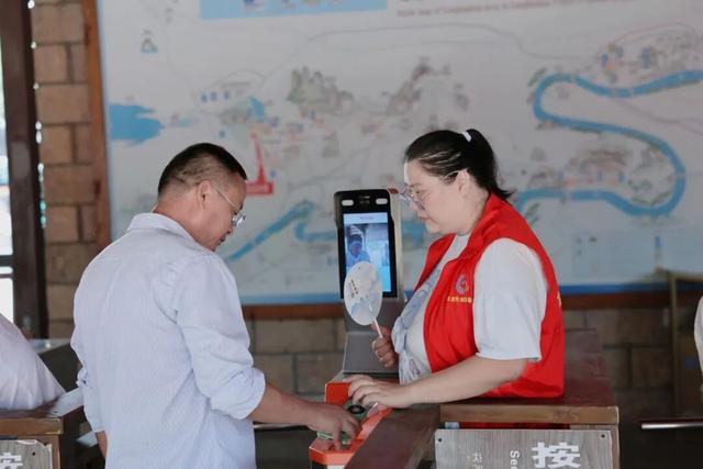 国庆假期过半，安全秩序不松懈！龙虎山文明旅游服务暖人心！