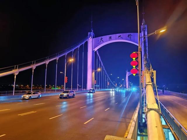 抚顺六座跨河桥集体“换装”！ 一桥一景美出圈，夜景打卡新地标上线