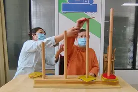 西安六旬患者突发脑出血 通过康复治疗“找回自己”图片