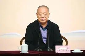 “班主任”刘心武不带课件讲两个钟 45位中国作协新会员聆听入会第一课图片