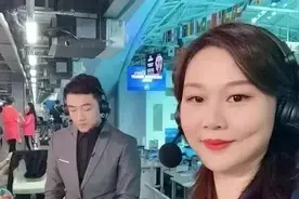 为潘展乐咆哮的女解说，身份：世界冠军，高校教师图片