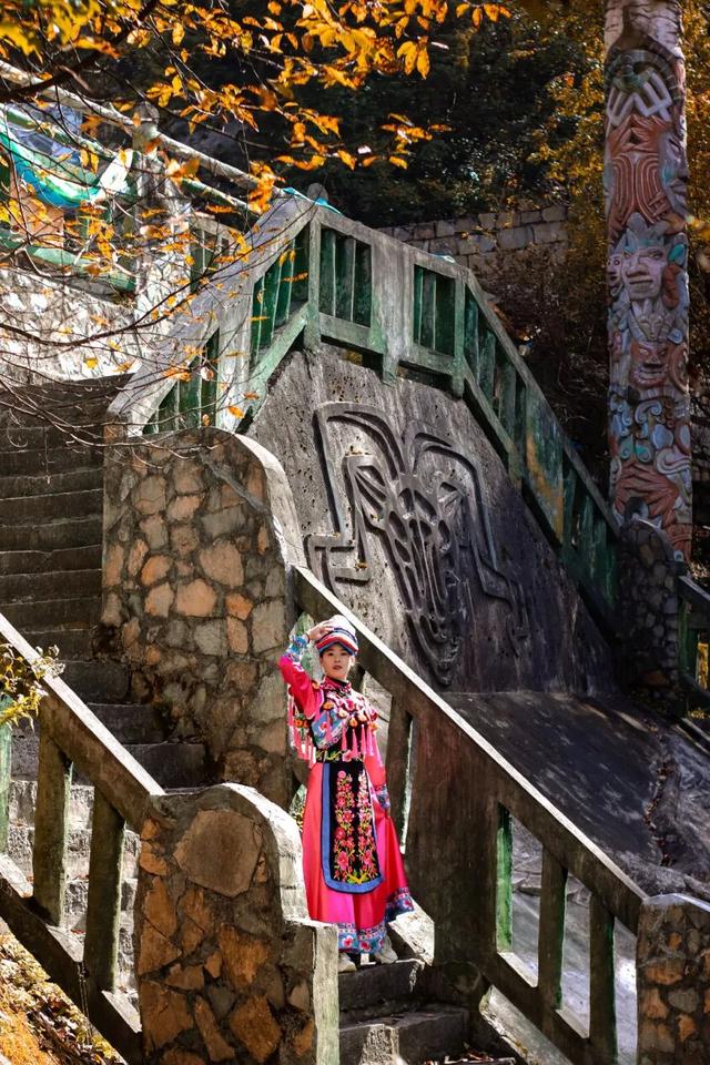 青睐绵阳 ‖ 冲！九皇山打卡领奖牌倒计时不足1个月，彩林秘境同步来袭，赶紧冲！