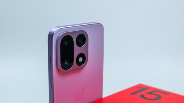 旗舰体验迎来新高度，165Hz+性能“Ultra”越级：一加15评测