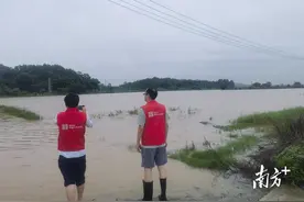 雨水无情人保有爱！佛山人保为您“遮风挡雨”图片