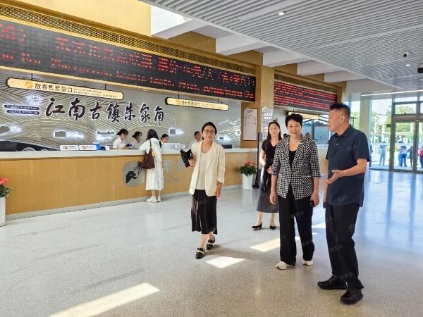 区人大常委会副主任陶夏芳调研朱家角古镇5A景区创建工作情况