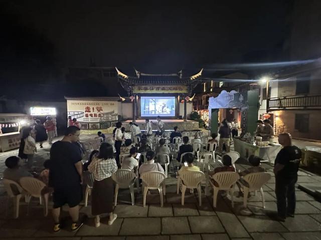福州的夜，超超超有戏！晋安湖、上下杭、达明路……露天电影免费看不停→