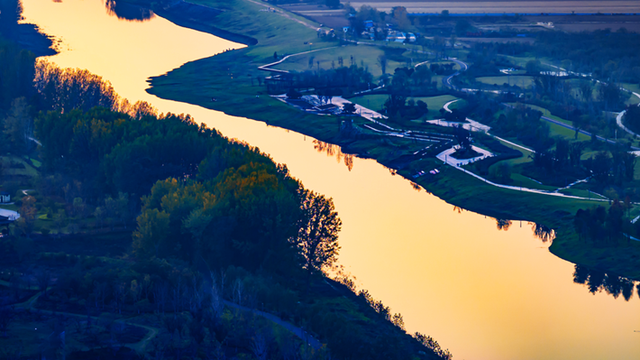 图说遂平：丹霞碧水缤纷色 层林尽染锦绣图