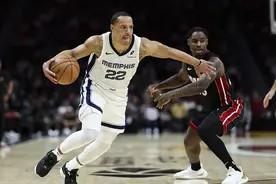 魔术官方：与灰熊正式达成交易 得到后卫戴斯蒙德-贝恩图片